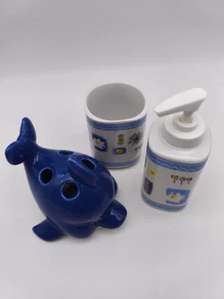 3 tlg. Badezimmer Set, spirella Seifenspender, spirella Zahnbürstenbecher/Zahnputzbecher, Delfin-Zahnbürstenhalter – Vorschau 2