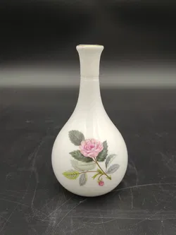 Kleine Blumenvase der Marke Wedgwood 