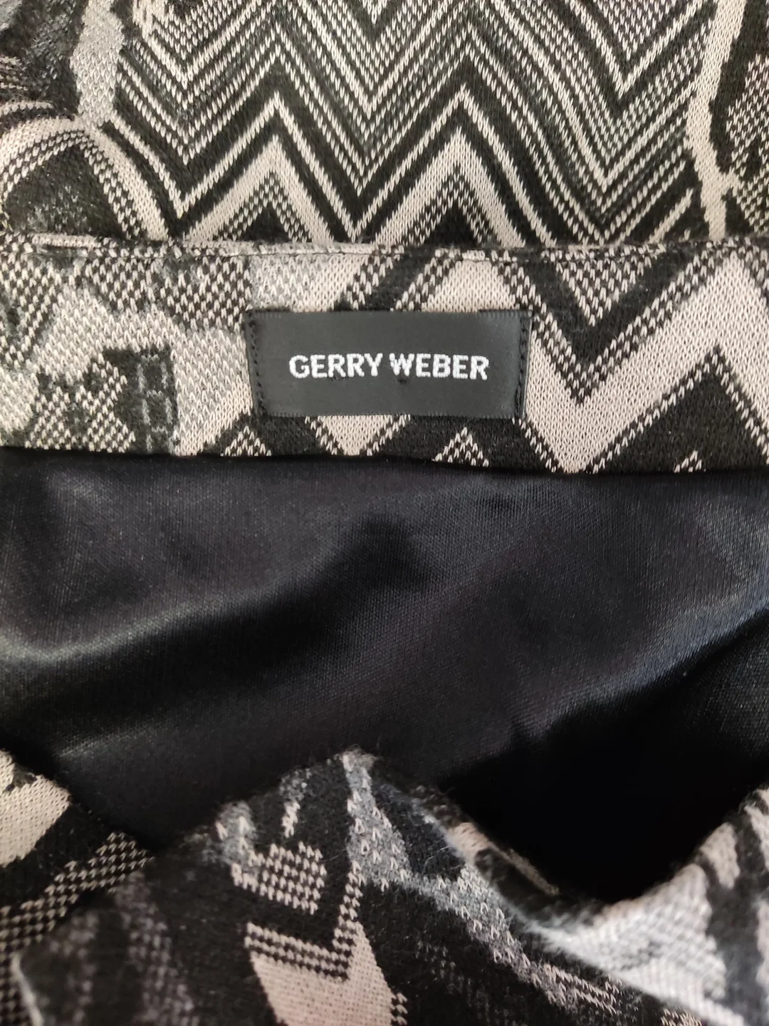 Gerry Weber Midikleid | Eleganter Begleiter – Bild 3