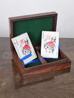 Spielkarten Set in dekorativer Holzschatulle  - Bild 1