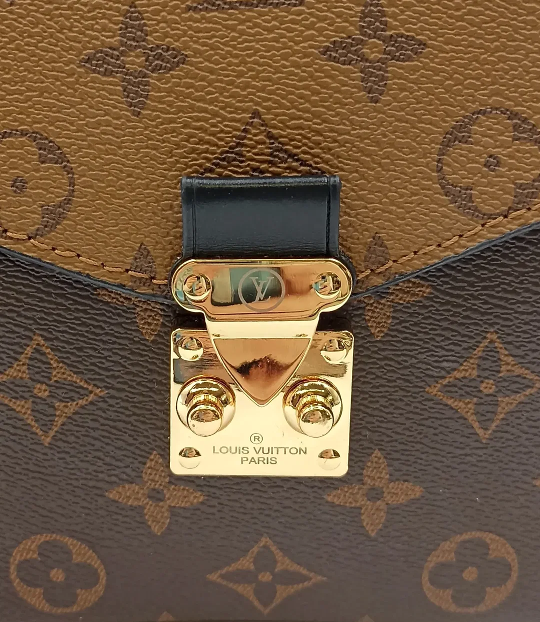 Luis Vuitton Metis Monogram Reverse Pochettee Umhängetasche braun  – Bild 10