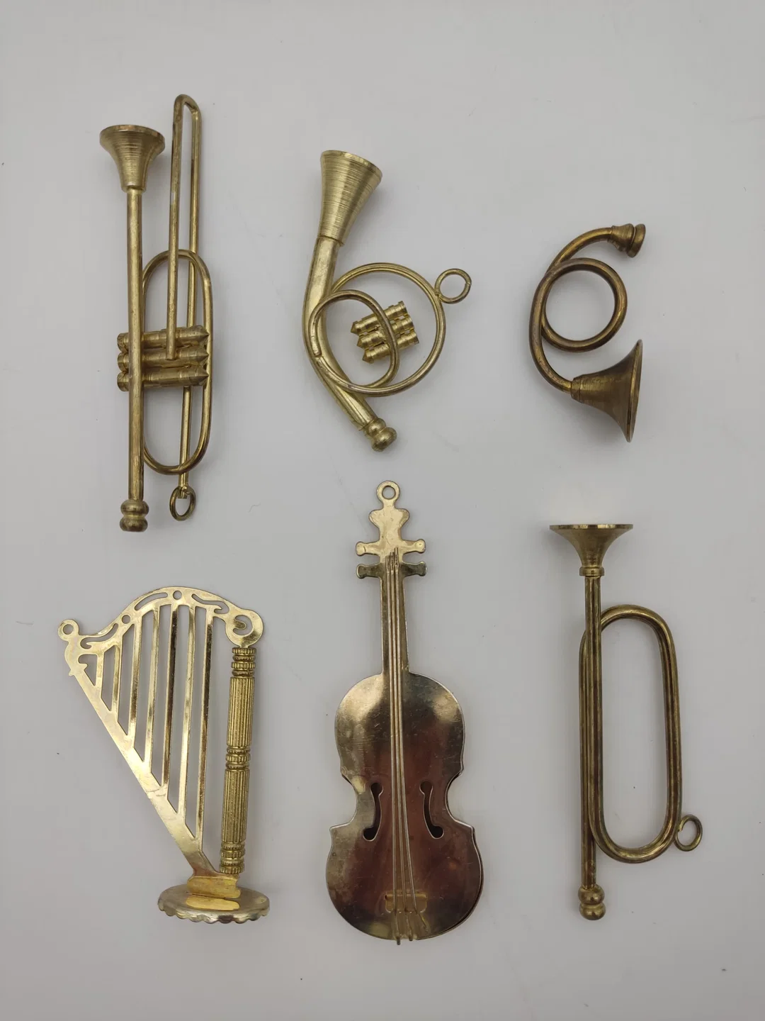 Miniatur-Musikinstrumente Metall Anhänger 6er-Set, Gold | Patina-Charme – Bild 1