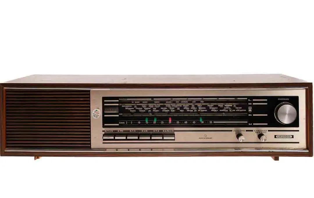 Grundig RadioType RF 150 - Made in Germany - 70er Jahre - Holzgehäuse - Bild 1