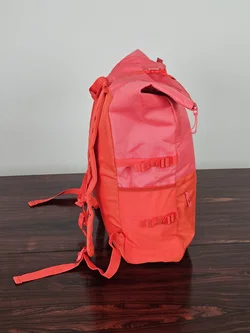Bunter Rolltop- Rucksack von Tchibo  – Vorschau 2