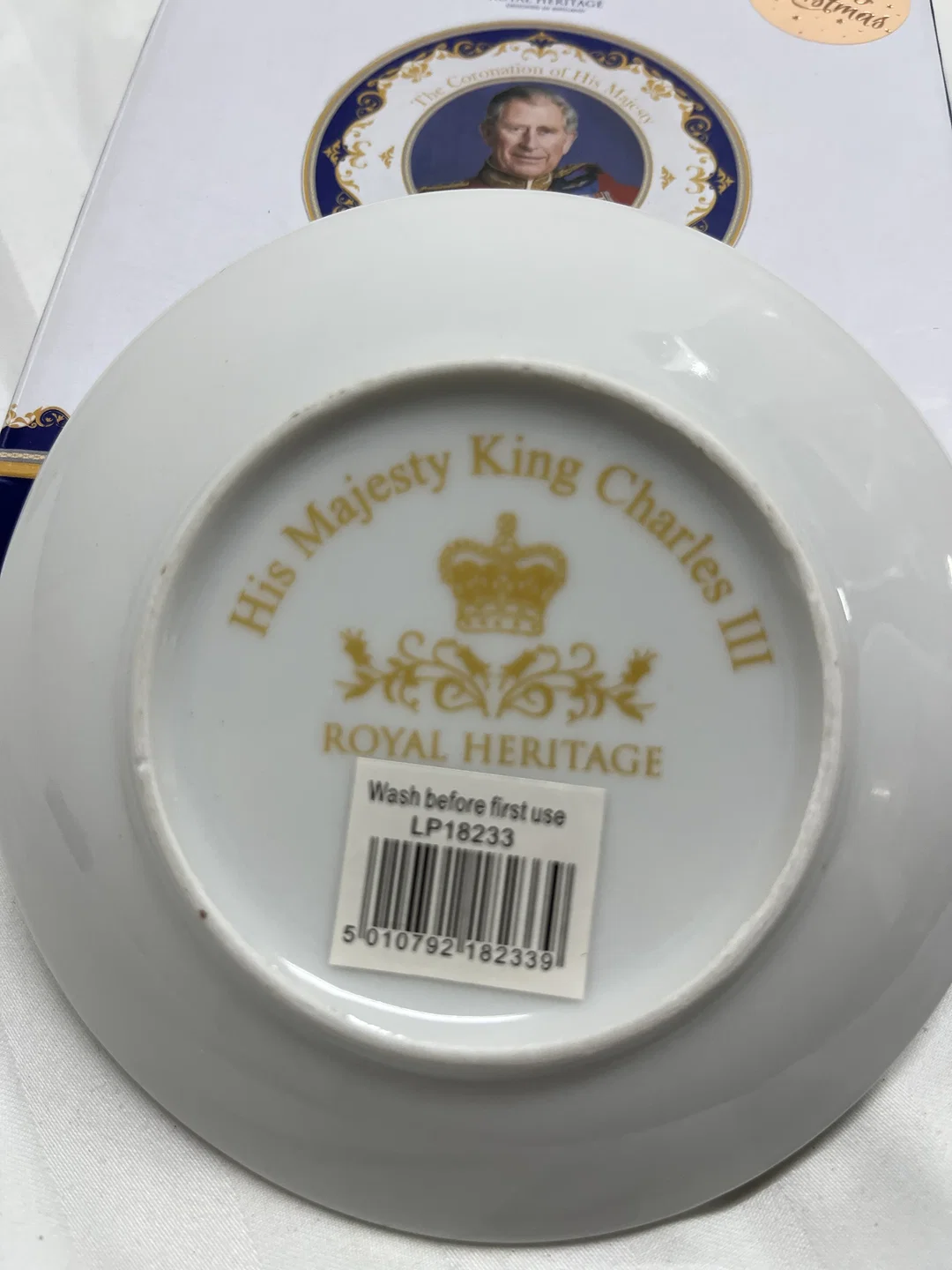 Neuwertiger Sammelteller King Charles (11,5 cm) in Originalverpackung – Bild 3