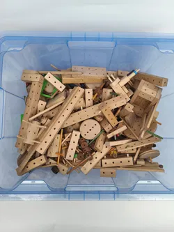 Matador Konvolut Holzspielzeug mit Bauanleitungen ca. 4,4 kg - Bild 2