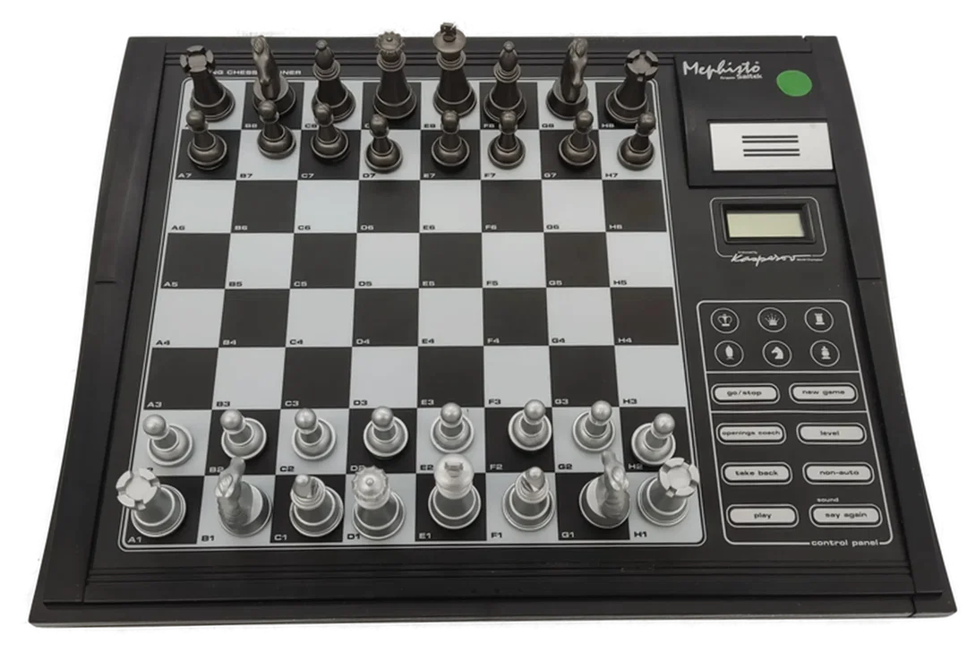 Spiel Schach Saitek Mephisto sprechender Schachtrainer Kasparov mit Beschreibung / Schachcomputer – Bild 2