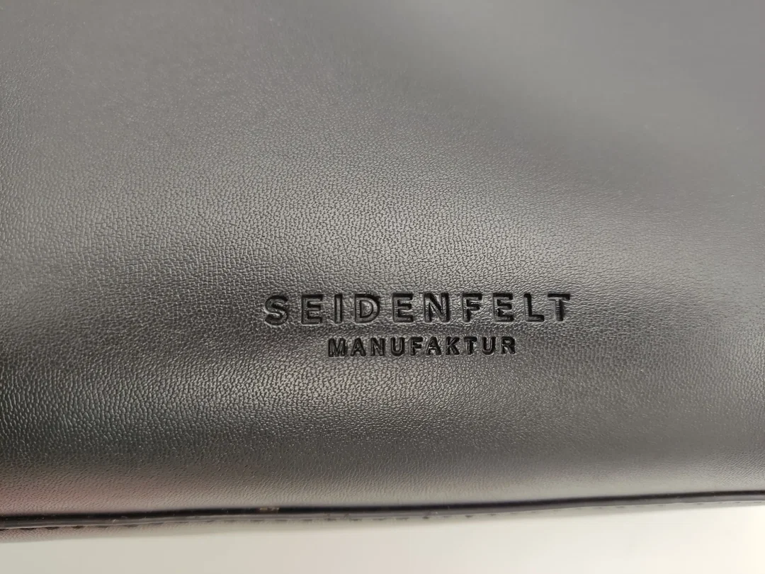 Seidenfelt Manufaktur Umhängetasche Lederimitat schwarz – Bild 4
