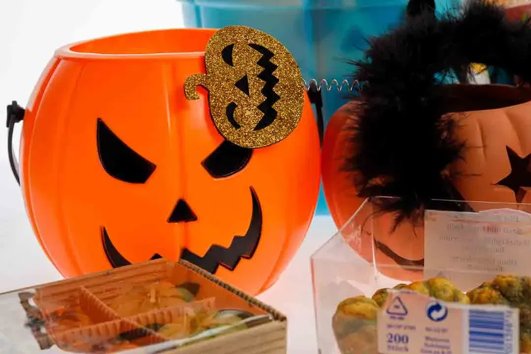 Happy Halloween Set #2 mit Tasche, Haarreif & u.v.a. Deko - Bild 4