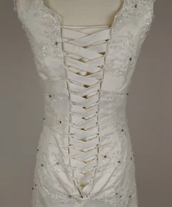 Modernes Brautkleid mit Steinchen - Maße angegeben - Bild 5