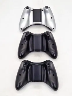 Microsoft Xbox 360 S Set - Xbox 360 Slim Konsole mit 3 Controllern, Chatpad und Zubehör - Bild 20