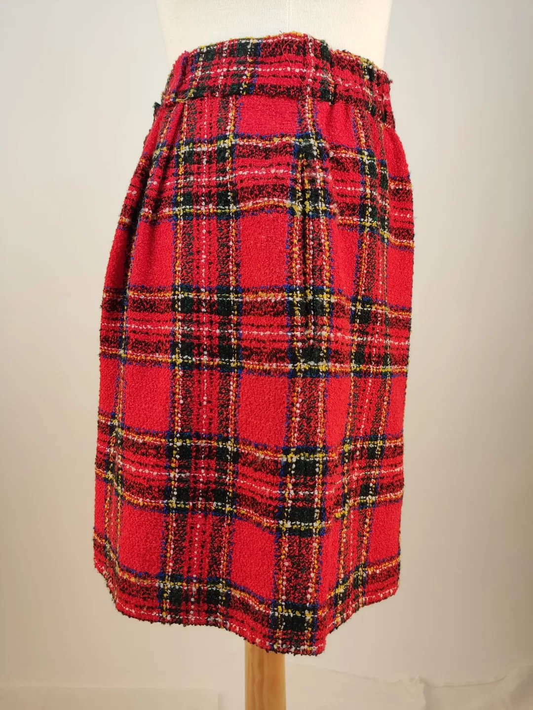 Kurze Damenhose Schottenkaro in rot - Größe: L/40 – Bild 3