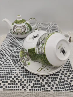 Porzellan 'Green Tee'-Set (Kanne, 3 Tassen mit Unterteller) von Paula Scaletta | Designer-Schatz – Vorschau 7