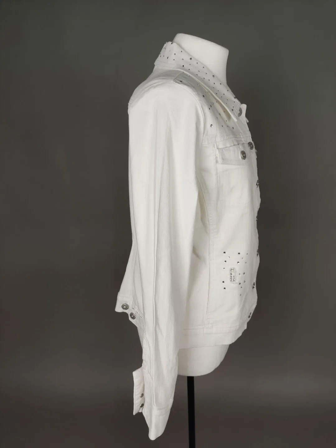 MADELEINE Damen Jeansjacke weiß mit Strasssteinen - 42 / XL – Bild 2