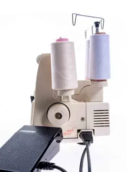SINGER Ultralock 300 4-Faden Overlock Nähmaschine - Bild 3