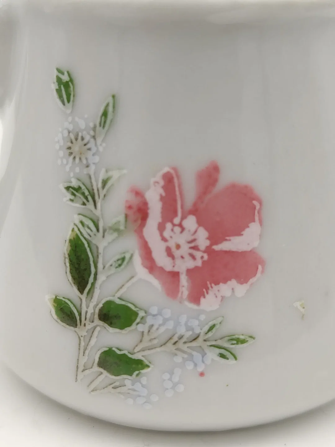 Puppenhaus Zubehör: Miniatur Porzellankanne mit Blumenmotiv | Sammlerstück  – Bild 4