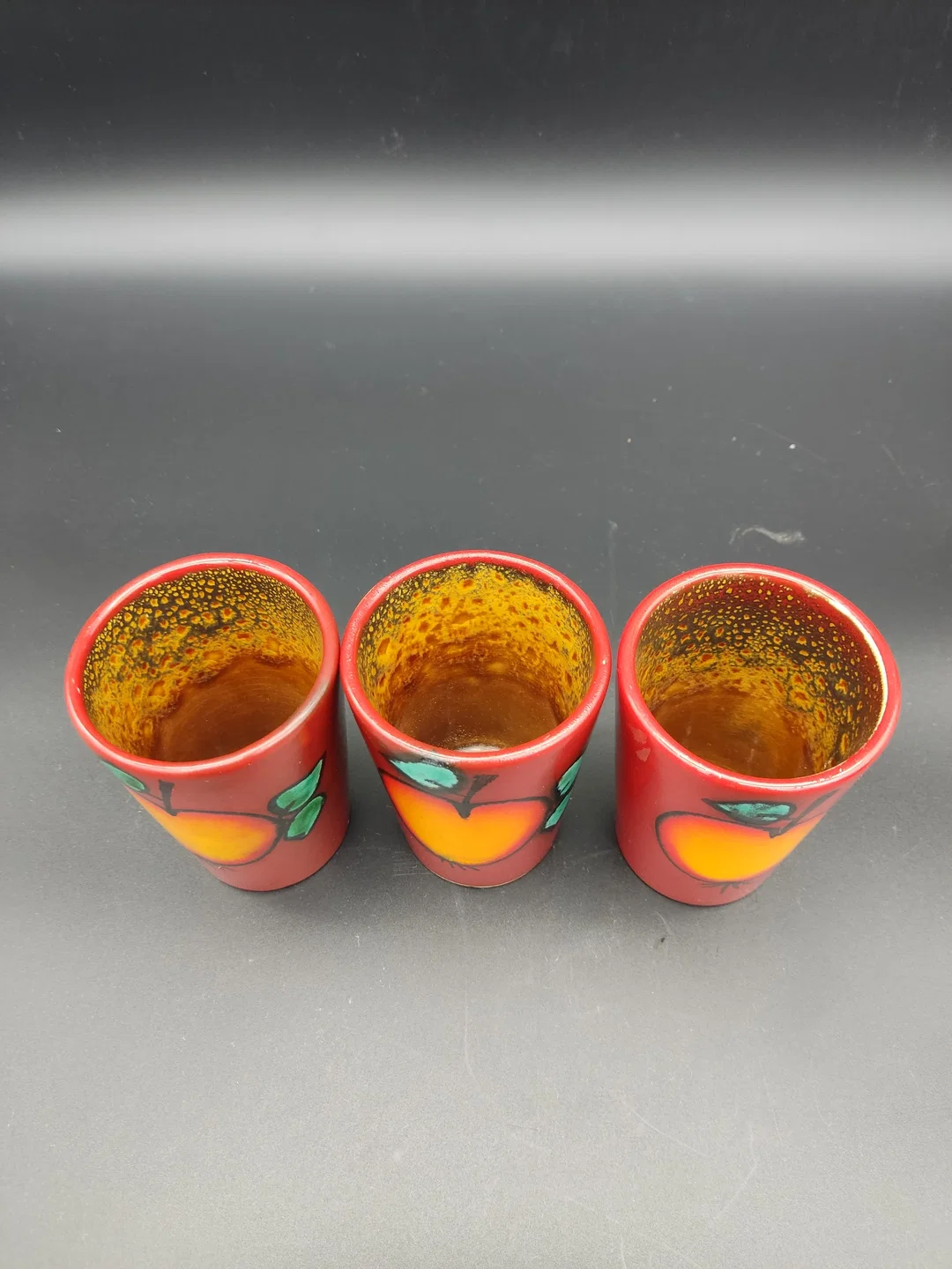 Gmundner Porzellan - Kleiner Krug & 3 Becher mit Apfelmotiv – Bild 3