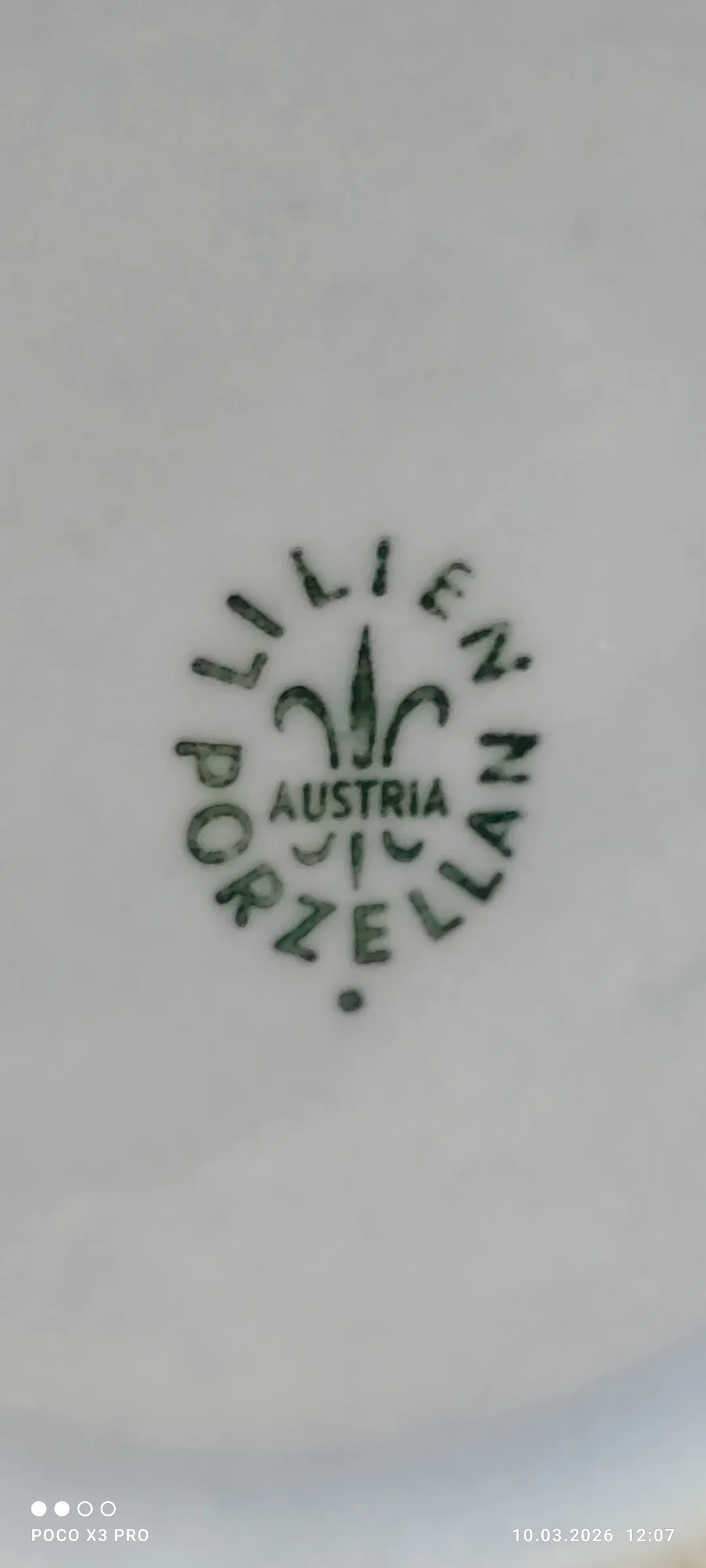 Kleine Porzellan-Kanne Lilien | Liebevoll Erhalten – Bild 6
