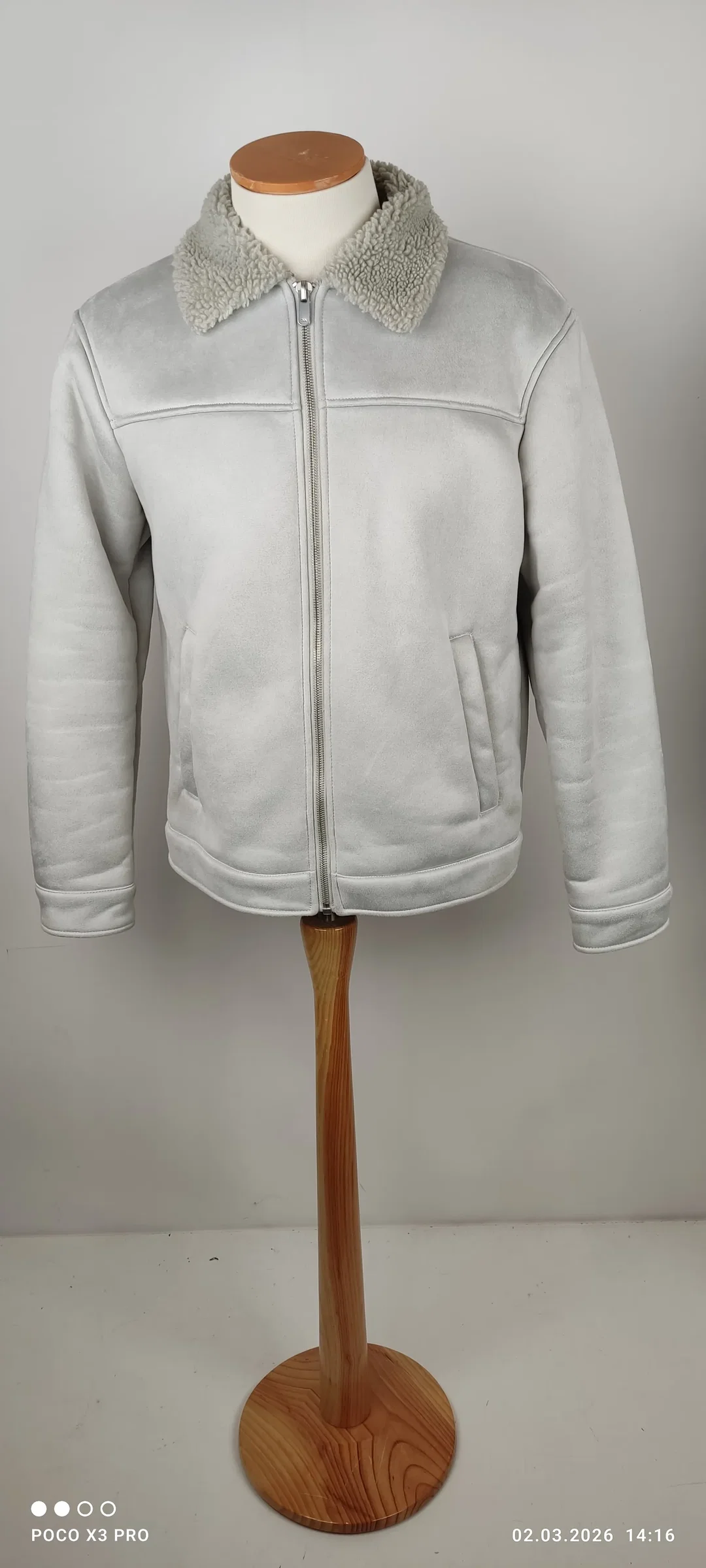 Graue Zara Jacke in Wildlederoptik - Bild 1