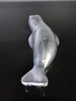 Hoselton-Skulptur Robbe Modell 995, poliertes Aluminium, Länge 15 cm – Vorschau 4