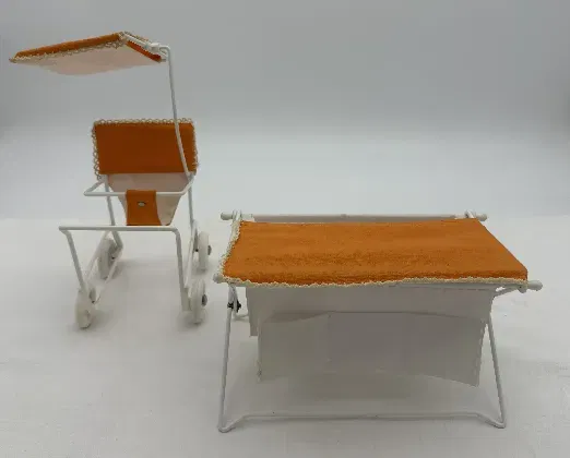 Vintage - Miniatur Puppenwagen und Puppenbadewanne - Bild 4