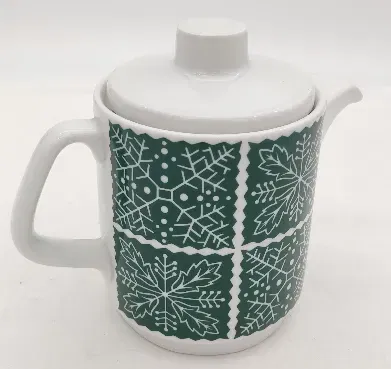 Lilien Porzellan - Kanne mit Weihnachtsmotiv - Bild 1