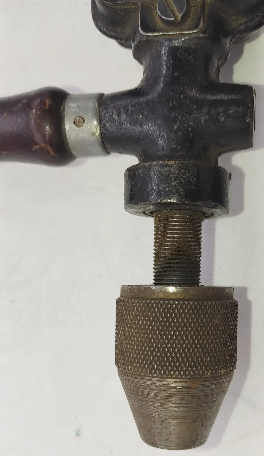 Vintage Handbohrmaschine aus Metall schwarz – Bild 5