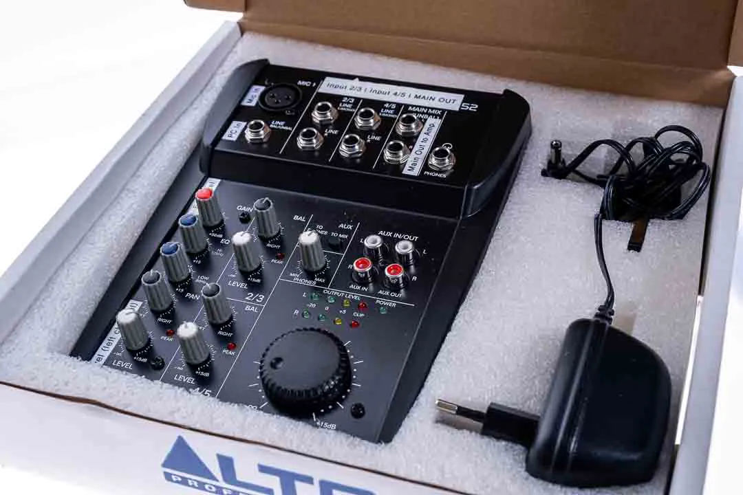 ALTO Professional ZMX 52 Analoges Mischpult / 5-Kanal-Mixer – Bild 3