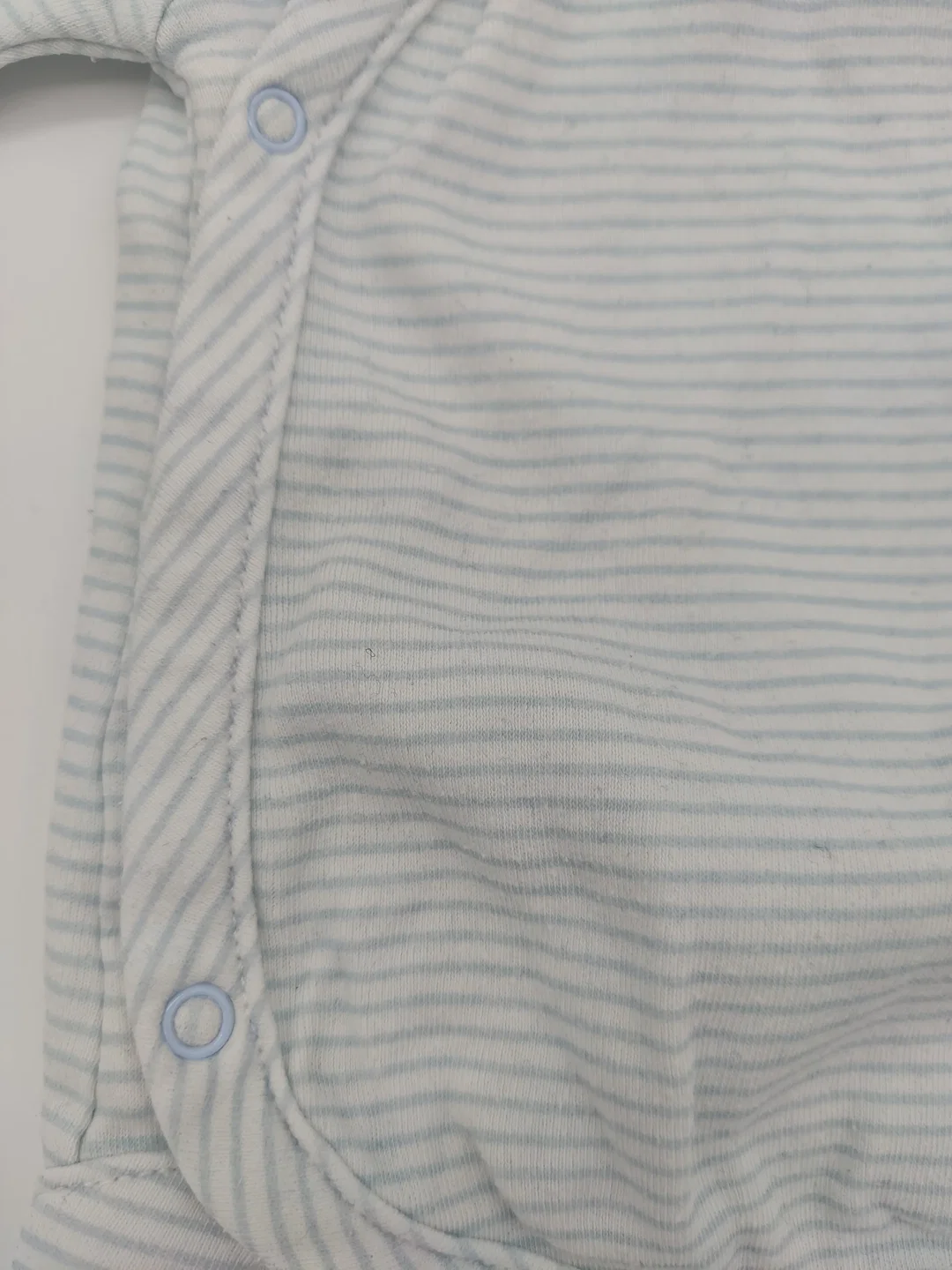 Babybody "babyclub" langarm mit Rundhalsausschnitt, weiß/hellblau gestreift mit Logo, Größe 62 – Bild 3
