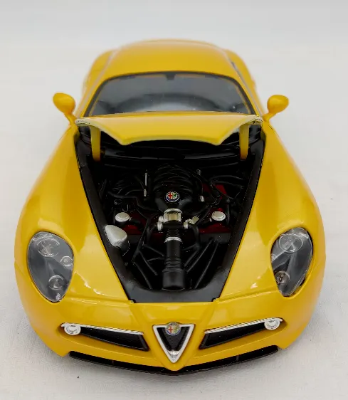 Burago - Alfa 8C Competizione - Modellauto 1:18 – Bild 2