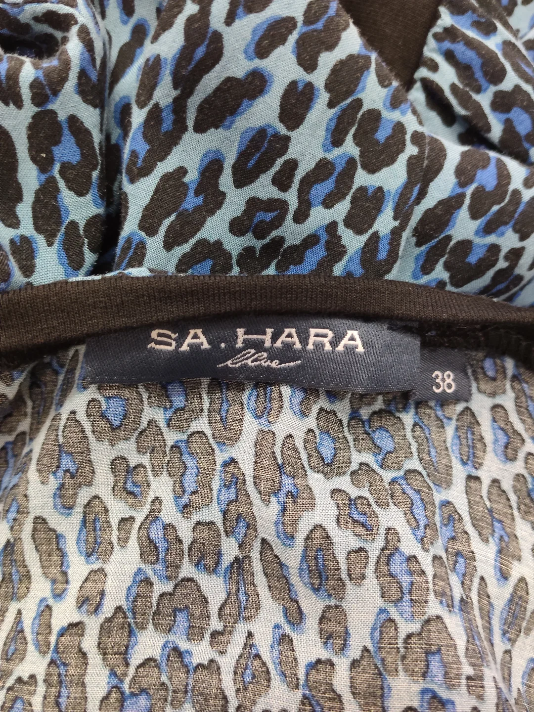 Damenbluse Sahara Viskose Animal Print | Casual-Chic – Bild 4