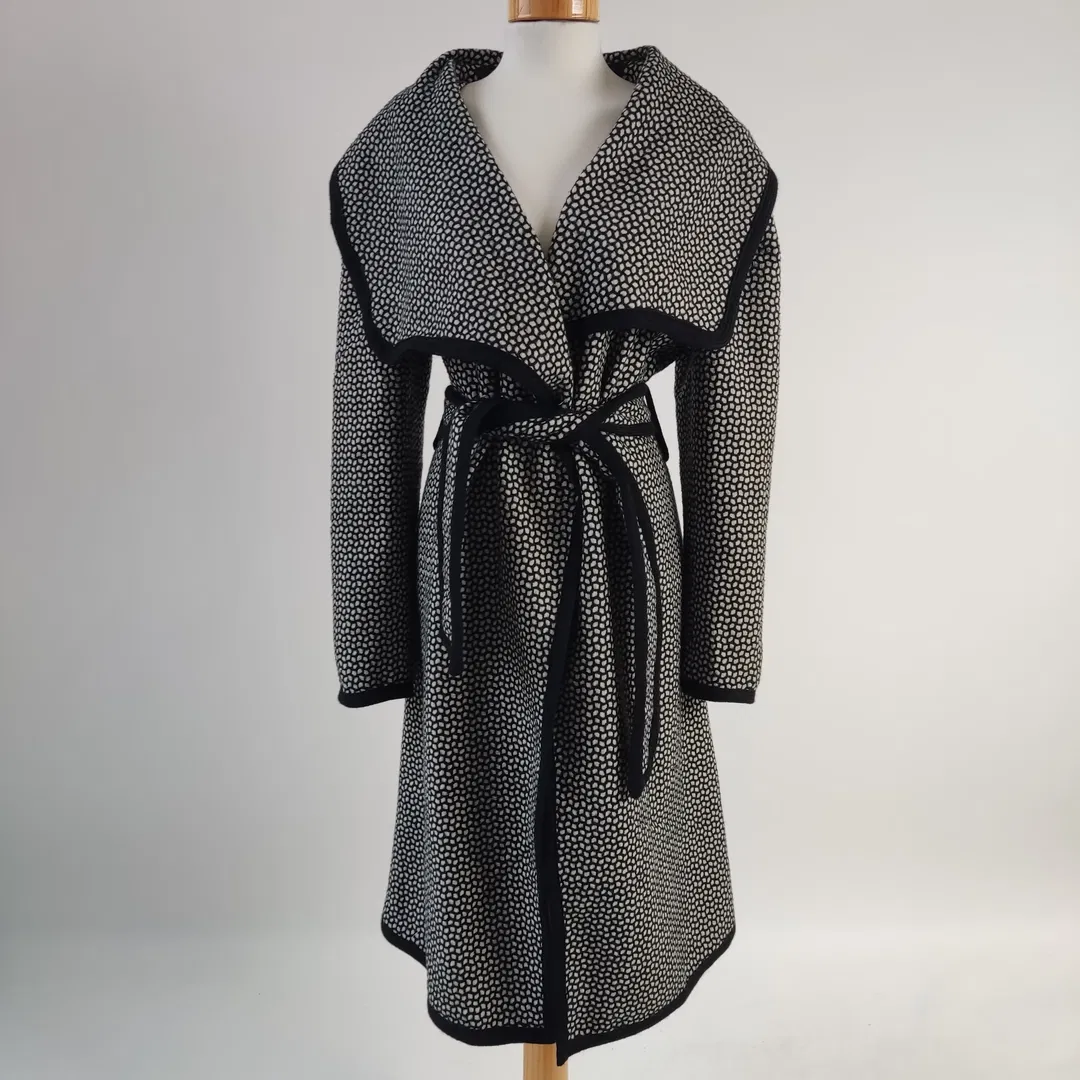 Schwarz, weißer  Damenmantel - 42 - Bild 1