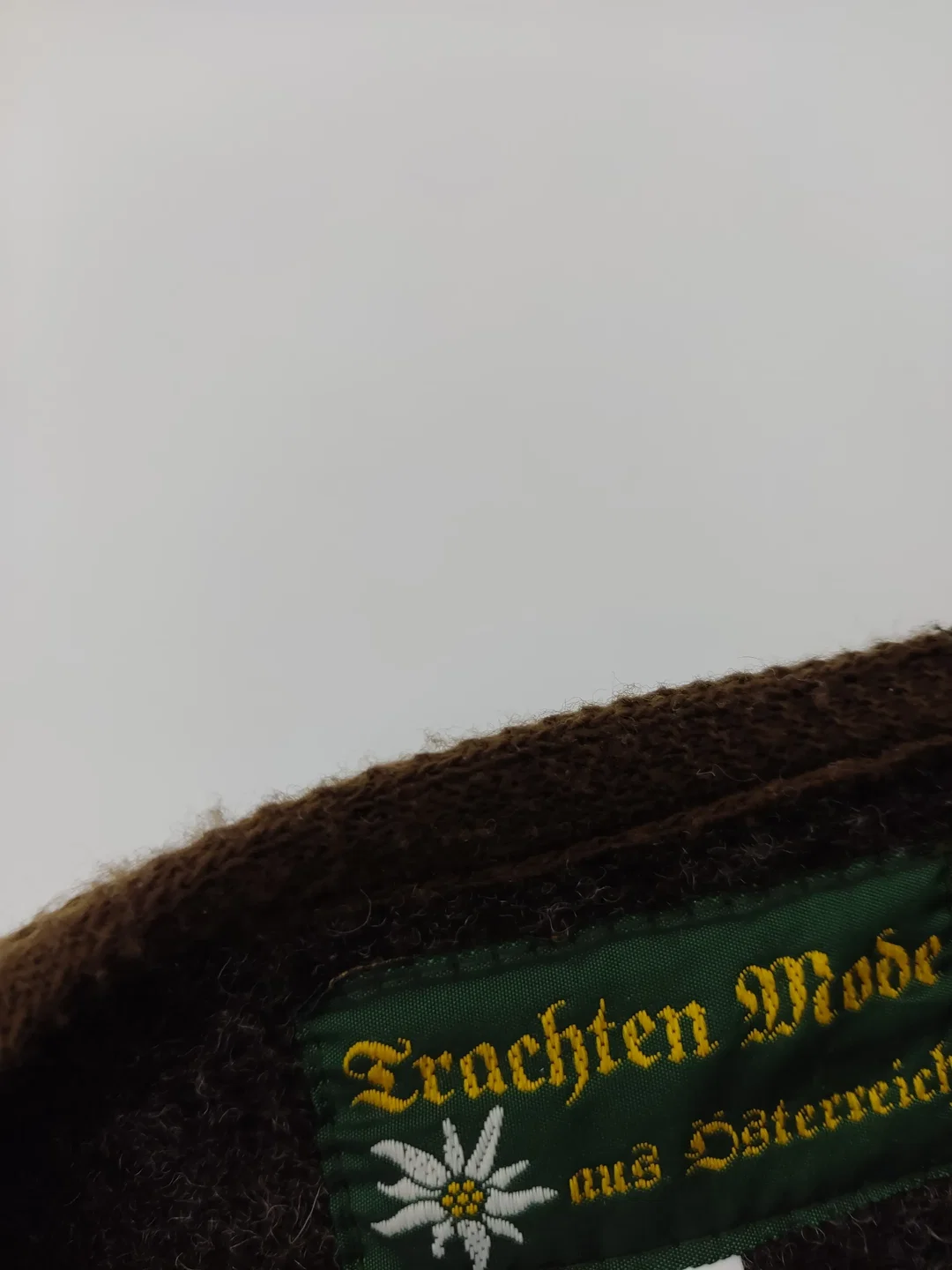 Trachtenmode aus Österreich Trachtenjacke Damen braun/dunkelbraun - L 42/44 – Bild 4