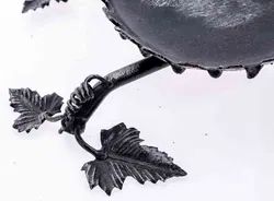 Vintage Weinspender mit Weinblätter aus Gusseisen gefertigt - Bild 3