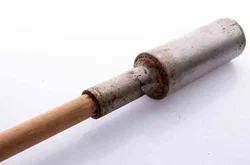 Rustikaler Mörser mit langem Stößel – dekorativ und imposant. - Bild 2