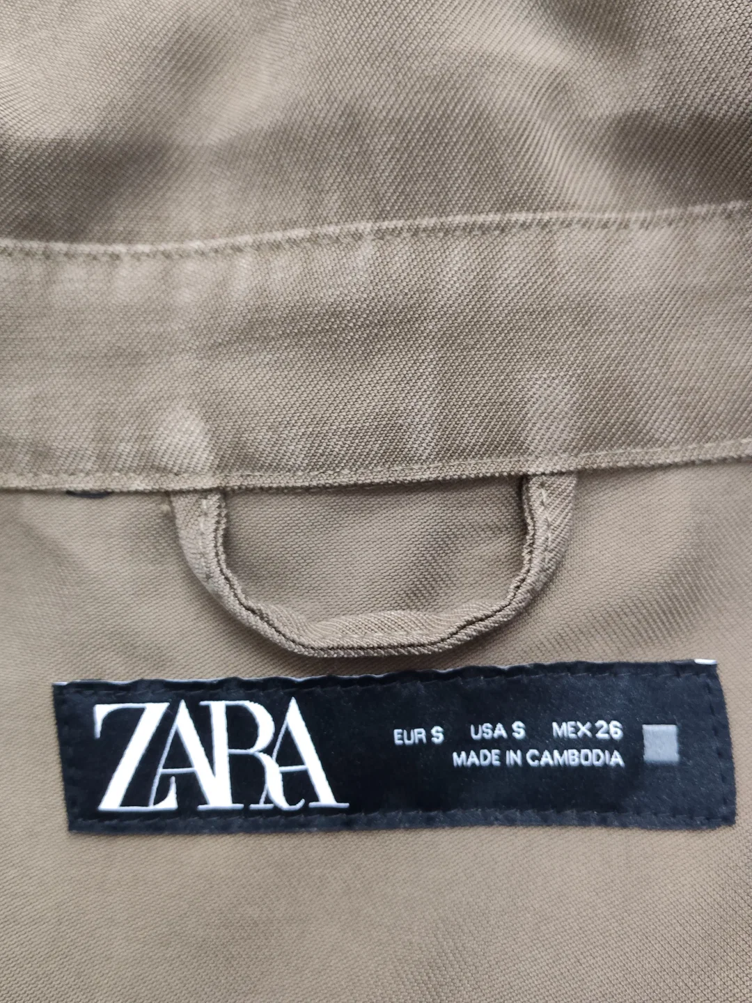 Zara Damenbluse in Olivgrün mit Bindebund | Casual-Chic – Bild 4