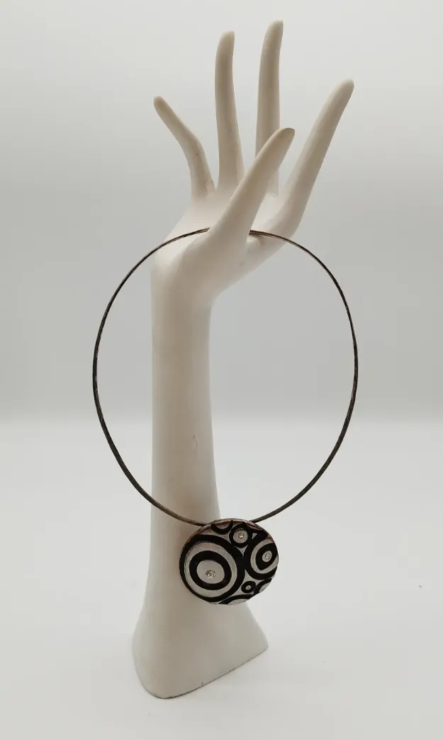 Modische Metall-Halskette mit Kreis-Bemusterung & Steinen - ca. 42cm - Bild 4