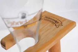 Außergewöhnliches Bierglas im Holzständer – stilecht genießen wie ein Pirat! - Bild 2