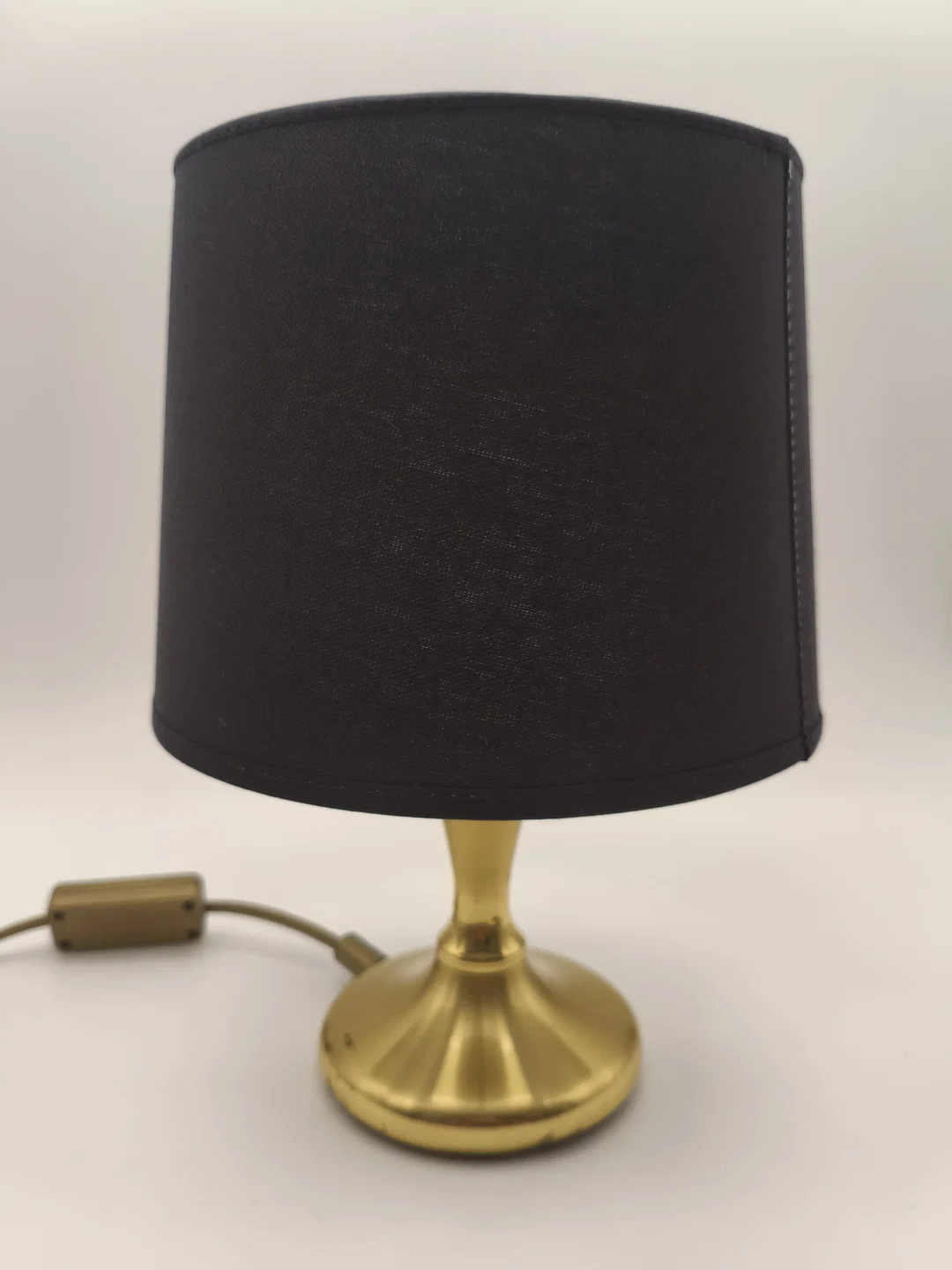 Tischlampe mit Messingfuß, Lampenschirm neu – Bild 2