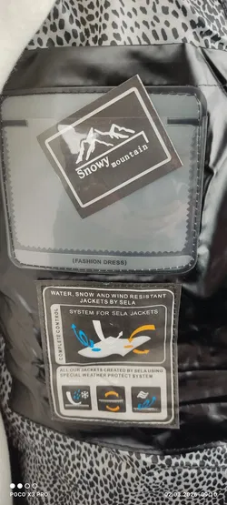 Moncler Schwarze Daunenmantel mit Kapuze - Bild 9