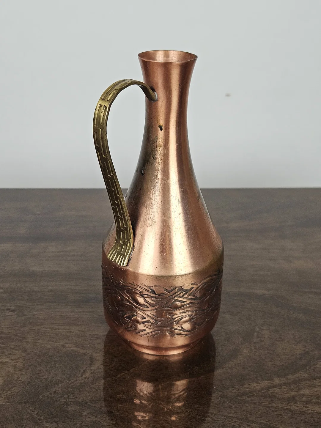 Dekorativer Krug aus Messing - Höhe ca. 19 cm  – Bild 2