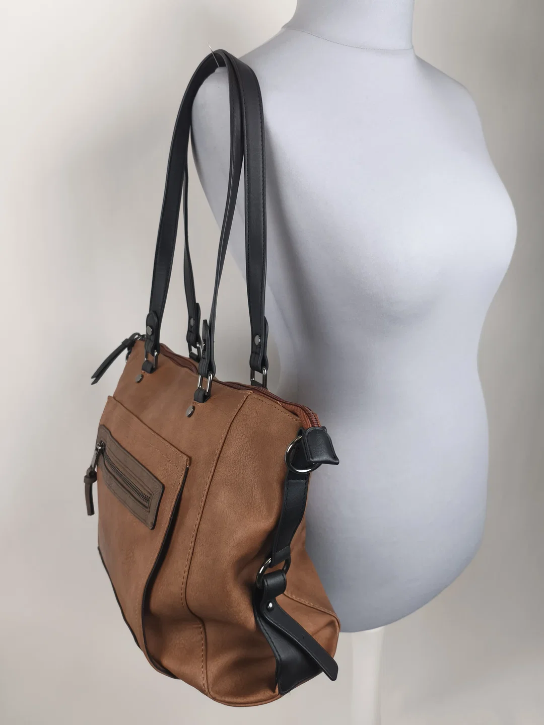 Henkeltasche, braun/schwarz, Kunstleder – Bild 2