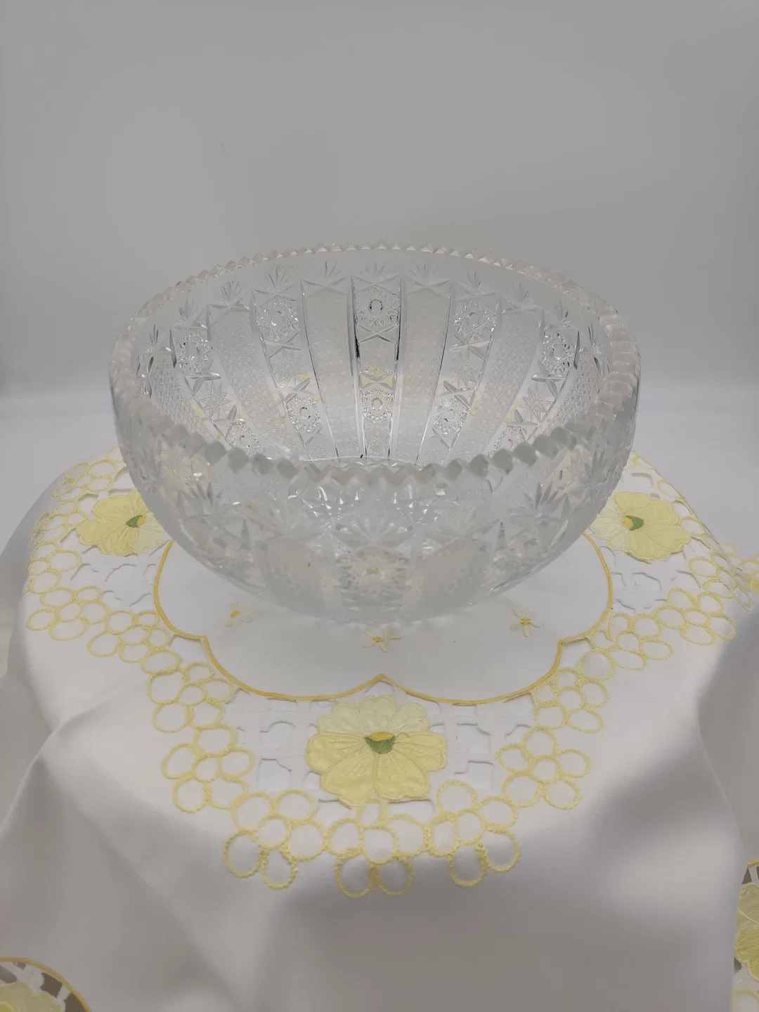 Bohemian Kristallglas-Schale „Queen’s Lace“ | Vintage-Klassiker – Bild 1