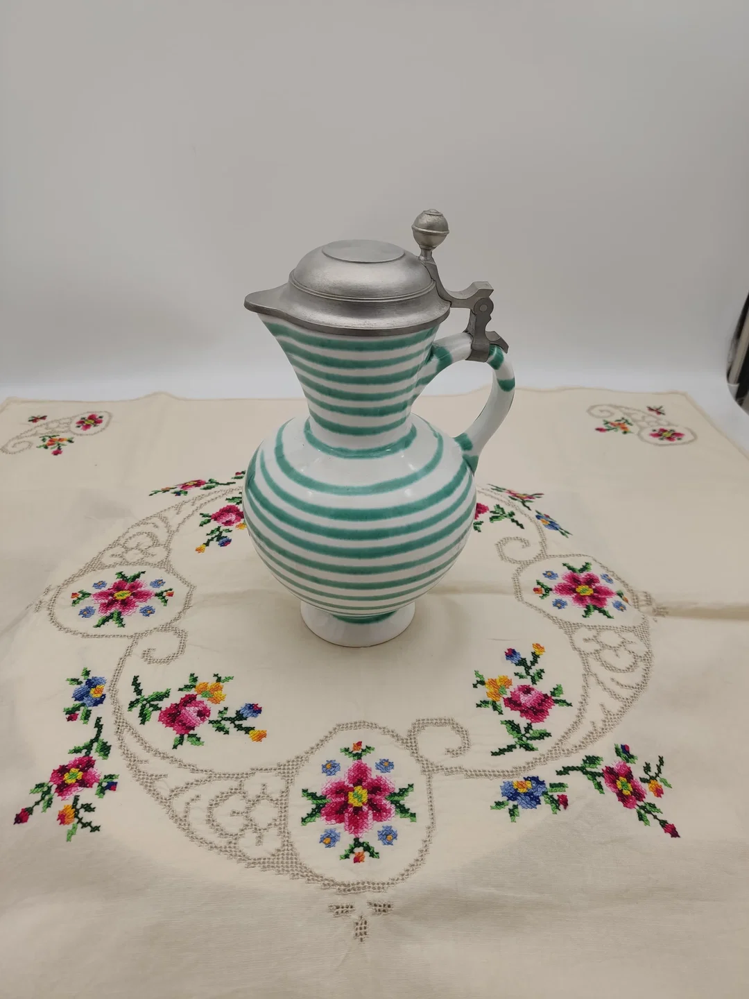 Gmundner Keramik Krug mit Zinndeckel "Grün geflammt" Vintage 50er/60er NEUWERTIG! Höhe 25cm – Bild 1