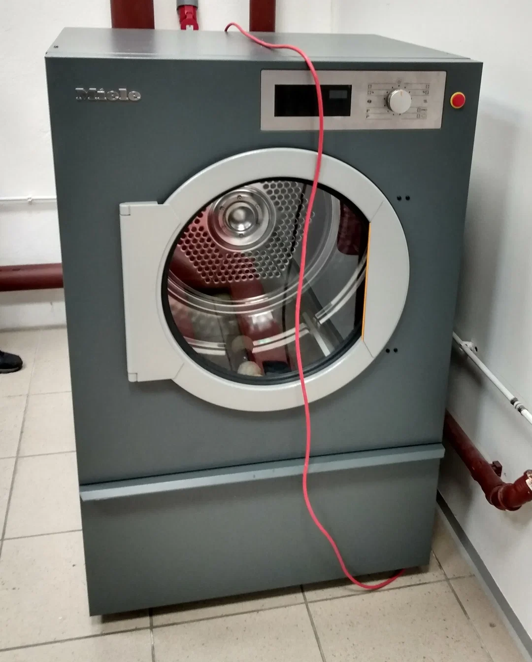 Miele Professional Gewerbe- und Industriewäschetrockner - Bild 3
