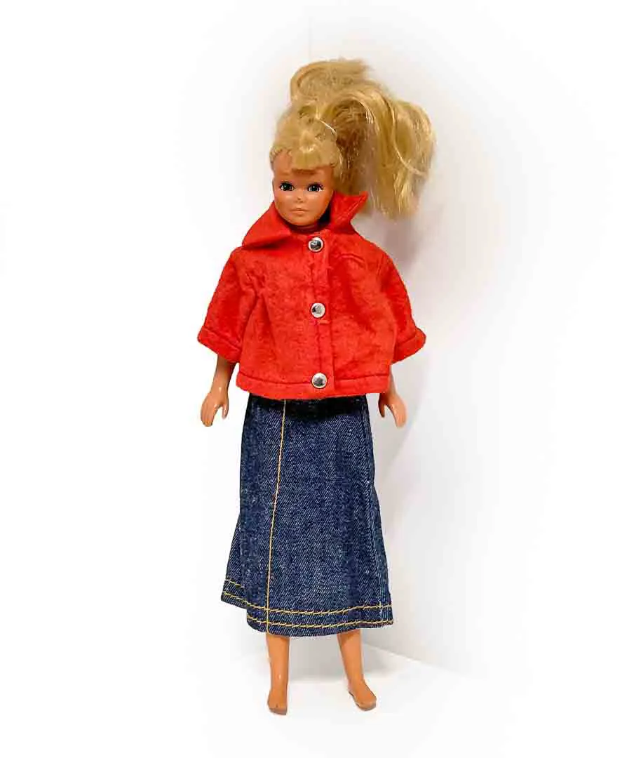 Vintage Mattel Skipper 1960er Puppe blonde Haare roter Mantel Rock ca 23 cm – Bild 2