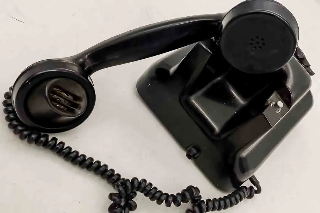 Vintage Bakelit Telefon Wählscheibe – Deko Requisite Tischfernsprecher – Bild 2