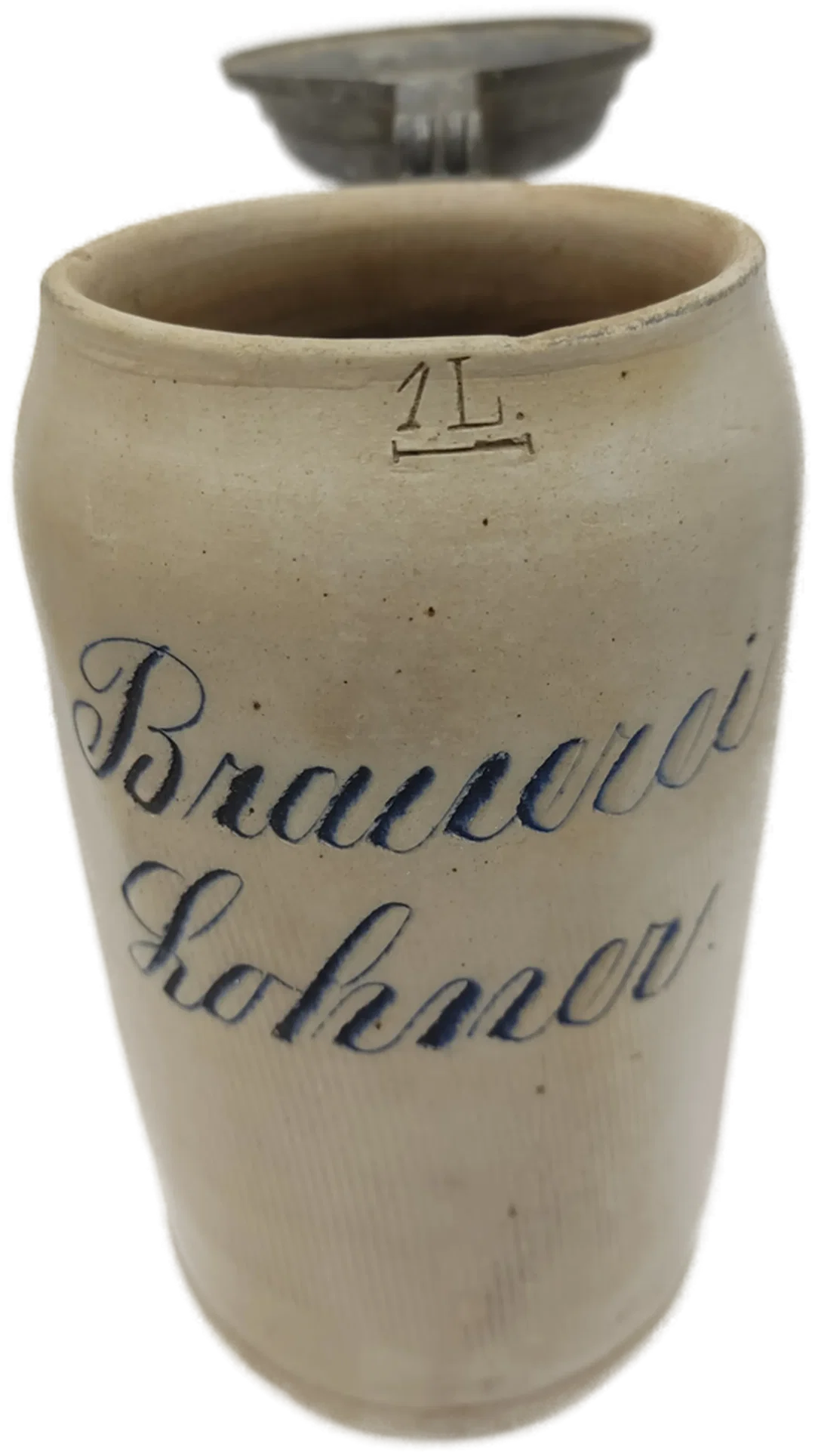 Bierkrug Brauerei Lohmer Steinzeug, Geprägter Zinndeckel 1 L  | Mit Charakterspur – Bild 5