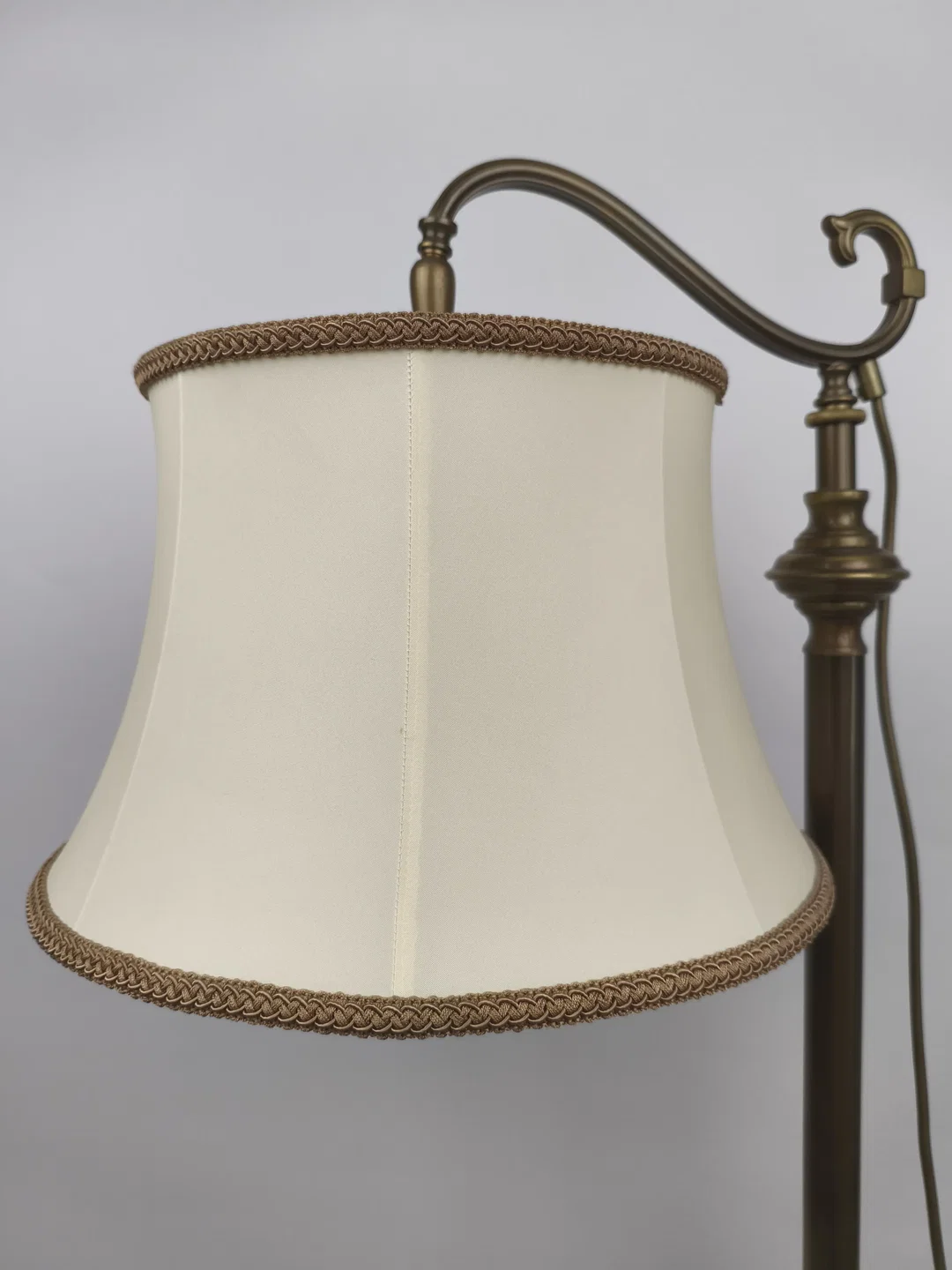 "OMI" Stehlampe im Retrolook mit Stoffschirm – Bild 2
