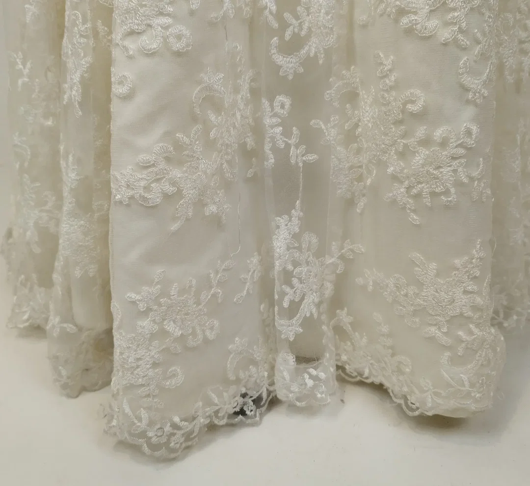 Modernes Brautkleid mit Steinchen - Maße angegeben – Bild 7